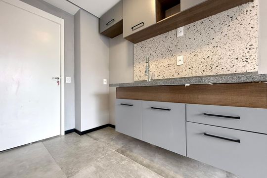 Cozinha  de kitnet/studio para alugar com 1 quarto, 24m² em Vila Cordeiro, São Paulo
