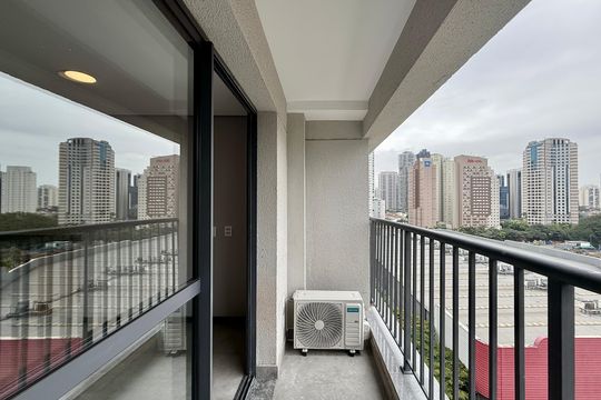 Sacada  de kitnet/studio para alugar com 1 quarto, 24m² em Vila Cordeiro, São Paulo