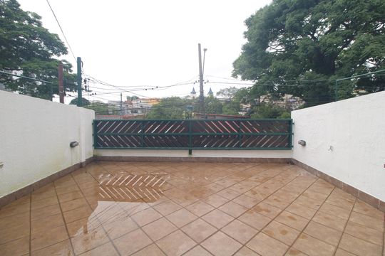 Varanda de casa para alugar com 2 quartos, 90m² em Jardim Consorcio, São Paulo