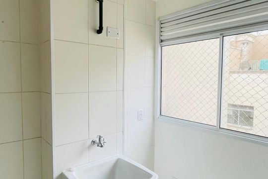 Área de Serviço de apartamento para alugar com 3 quartos, 94m² em Jardim Isis, Cotia