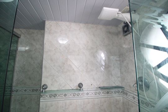 Suíte / chuveiro de casa à venda com 2 quartos, 200m² em Jardim Consorcio, São Paulo