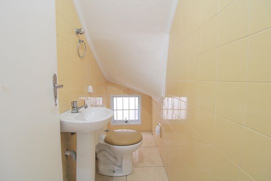 Lavabo de casa à venda com 2 quartos, 200m² em Jardim Consorcio, São Paulo