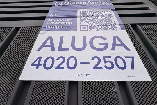 Fachada + plaquinha XZZK-1452 de apartamento para alugar com 2 quartos, 47m² em Bangú, Santo André