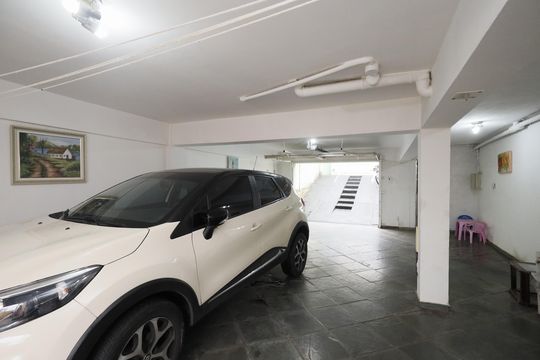 Garagem de casa à venda com 5 quartos, 204m² em Vila Maria Alta, São Paulo