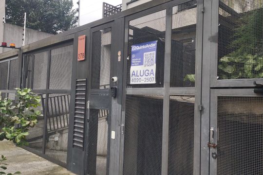 Placa de apartamento para alugar com 1 quarto, 55m² em Santa Maria, São Caetano do Sul