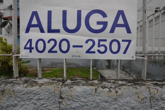Placa instalada de casa de condomínio para alugar com 2 quartos, 48m² em Coelho Neto, Rio de Janeiro