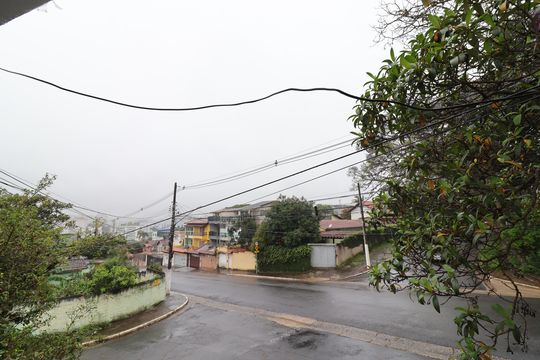 Quintal - vista de casa para alugar com 3 quartos, 100m² em Parque Guarapiranga, São Paulo