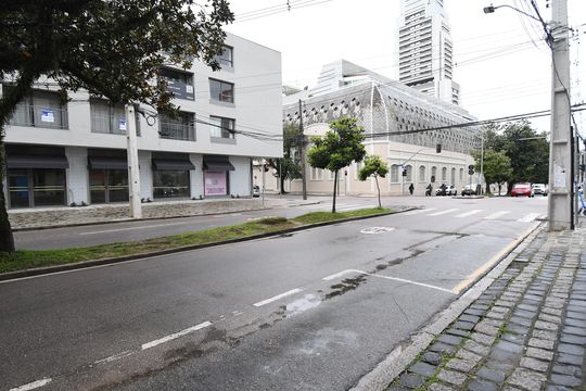Fachada de kitnet/studio para alugar com 1 quarto, 42m² em São Francisco, Curitiba