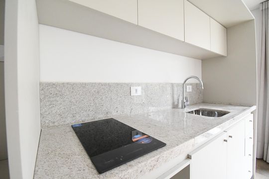 Studio de kitnet/studio para alugar com 1 quarto, 30m² em São Francisco, Curitiba