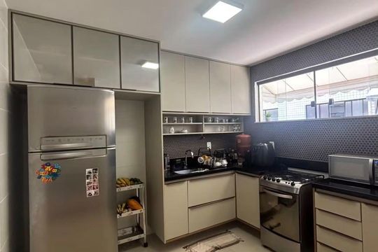 Cozinha de casa para alugar com 3 quartos, 146m² em Itapuã, Salvador