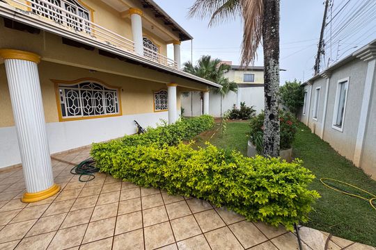 Quintal de casa à venda com 6 quartos, 440m² em Taguatinga, Brasília