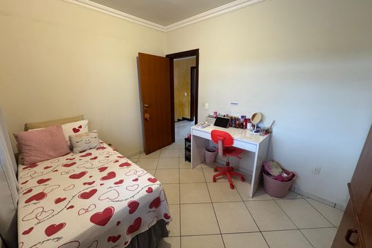 Quarto 3 de casa à venda com 6 quartos, 440m² em Taguatinga, Brasília
