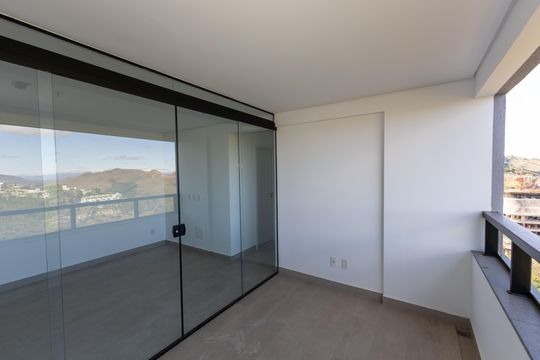 Varanda da Sala 1 de apartamento para alugar com 2 quartos, 68m² em Vale do Sereno, Nova Lima