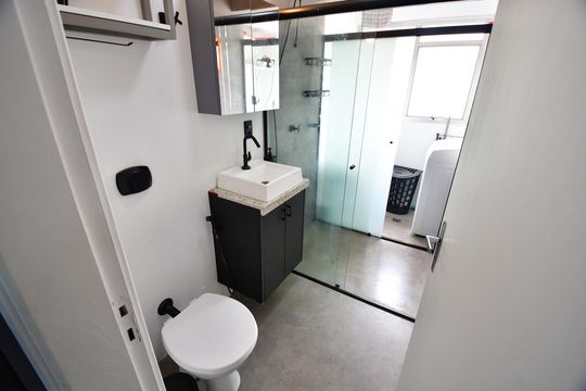 Banheiro de apartamento para alugar com 1 quarto, 39m² em Vila Itapura, Campinas