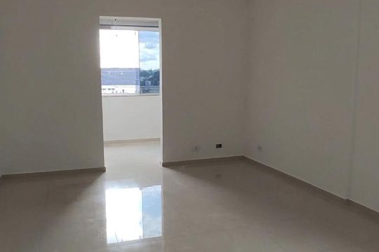 Quarto de casa à venda com 3 quartos, 300m² em Vila Serralheiro, São Paulo