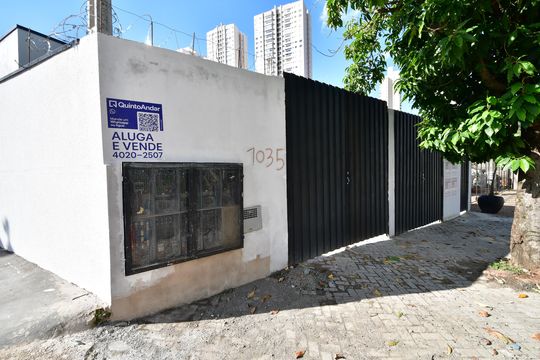 Fachada / Placa de casa de condomínio para alugar com 2 quartos, 40m² em Taquaral, Campinas