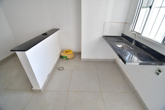 Cozinha de casa de condomínio para alugar com 2 quartos, 40m² em Taquaral, Campinas