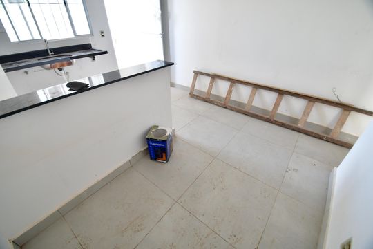 Sala de casa de condomínio para alugar com 2 quartos, 40m² em Taquaral, Campinas