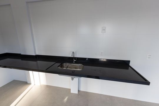 Cozinha de kitnet/studio à venda com 1 quarto, 48m² em Vale do Sereno, Nova Lima