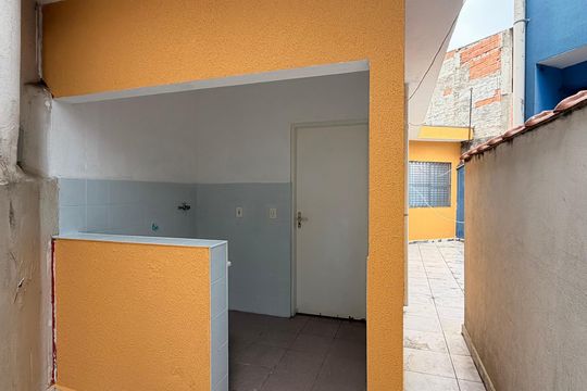 Entrada de casa para alugar com 1 quarto, 50m² em Vila Palmares, São Caetano do Sul