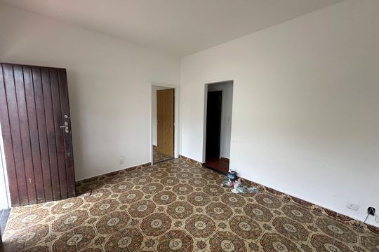 Sala de casa para alugar com 2 quartos, 76m² em Jardim Independencia, São Vicente