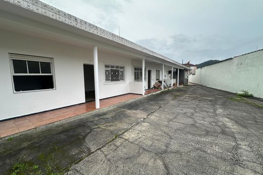 Quintal de casa para alugar com 2 quartos, 76m² em Jardim Independencia, São Vicente