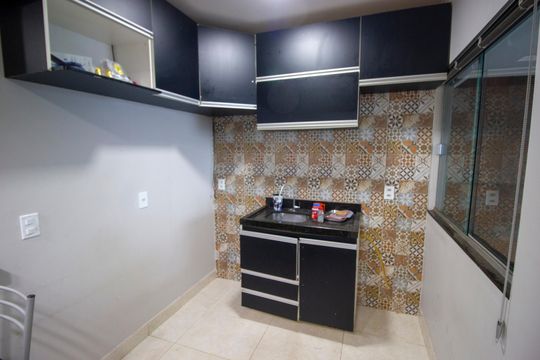 Cozinha de casa de condomínio para alugar com 2 quartos, 80m² em Setor Habitacional Vicente Pires, Brasília
