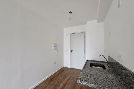Cozinha  de kitnet/studio para alugar com 1 quarto, 25m² em Jardim das Acacias, São Paulo