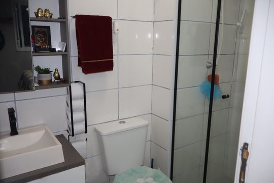 Banheiro de apartamento para alugar com 2 quartos, 40m² em Cidade Satelite Santa Barbara, São Paulo