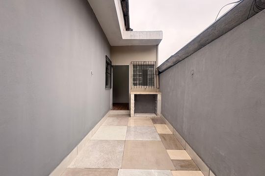 Garagem/ quintal  de casa para alugar com 1 quarto, 60m² em Parque Oratório, Santo André