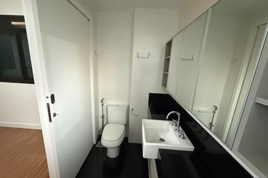 banheiro 2 de apartamento para alugar com 3 quartos, 74m² em Lourdes, Belo Horizonte