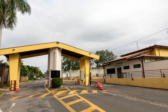PORTARIA DO CONDOMÍNIO de casa de condomínio para alugar com 5 quartos, 280m² em Loteamento Alphaville Campinas, Campinas