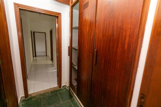 CORREDOR de casa de condomínio para alugar com 5 quartos, 280m² em Loteamento Alphaville Campinas, Campinas