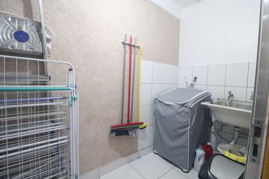 Lavanderia de casa à venda com 2 quartos, 124m² em Vila Marari, São Paulo