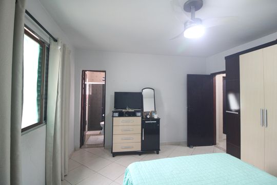 Suíte de casa à venda com 2 quartos, 124m² em Vila Marari, São Paulo