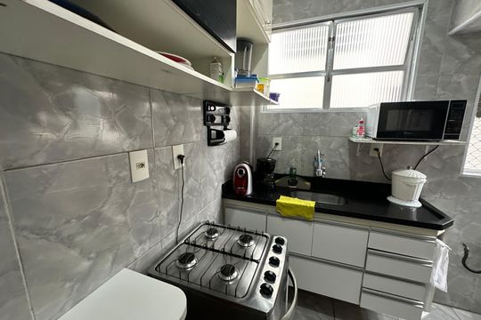 Cozinha de apartamento para alugar com 1 quarto, 52m² em Itararé, São Vicente