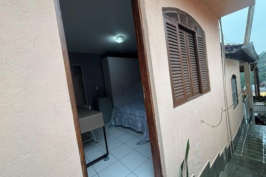 Fachada de kitnet/studio para alugar com 1 quarto, 35m² em Parque Alexandre, Cotia