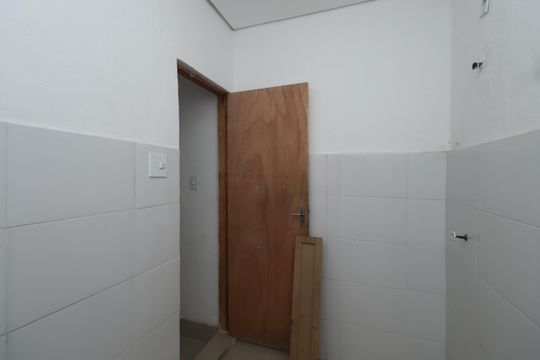 Banheiro de casa para alugar com 2 quartos, 120m² em Cidade Mãe do Céu, São Paulo
