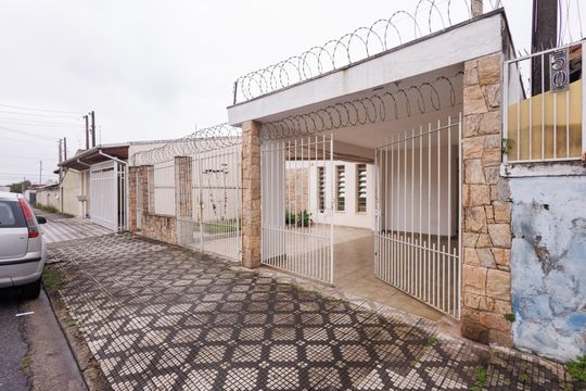 Fachada de casa para alugar com 4 quartos, 140m² em Jardim Maria Augusta, Taubaté