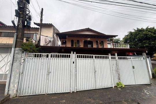 Fachada de kitnet/studio para alugar com 1 quarto, 30m² em Parque Alexandre, Cotia