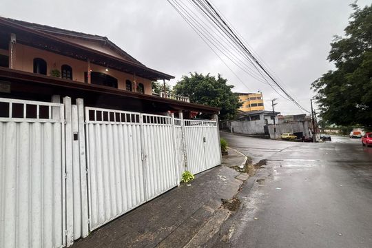 Vista da Rua de kitnet/studio para alugar com 1 quarto, 30m² em Parque Alexandre, Cotia