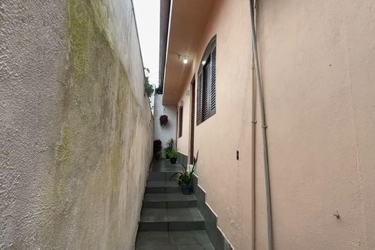 Entrada de kitnet/studio para alugar com 1 quarto, 30m² em Parque Alexandre, Cotia