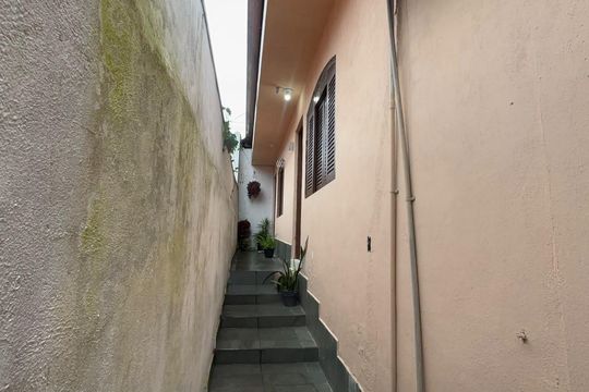Corredor de kitnet/studio para alugar com 1 quarto, 30m² em Parque Alexandre, Cotia