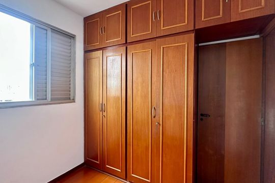 Quarto de apartamento à venda com 5 quartos, 186m² em Nova Suíça, Belo Horizonte