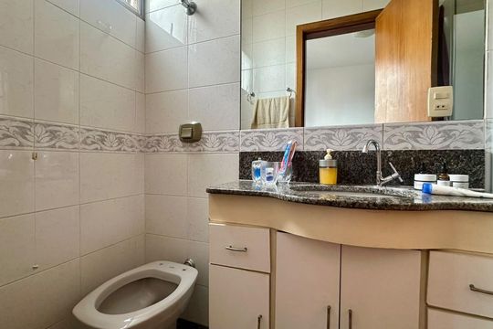 Banheiro de apartamento à venda com 5 quartos, 186m² em Nova Suíça, Belo Horizonte