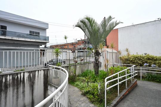 Entrada de apartamento à venda com 2 quartos, 60m² em Parque Pinheiros, Taboão da Serra