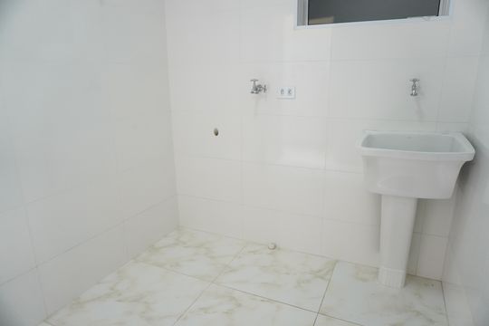 Casa para alugar com 2 quartos, 60m² em Jardim das Camelias, São Paulo