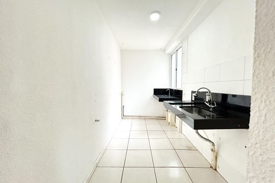 Cozinha de apartamento para alugar com 2 quartos, 44m² em Conquista Veredas, Contagem