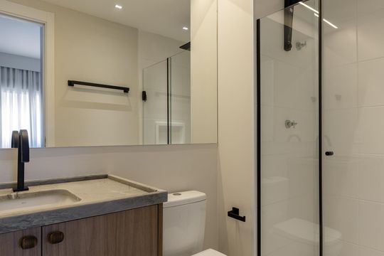 Banheiro de apartamento para alugar com 1 quarto, 26m² em Vila Nova Conceição, São Paulo