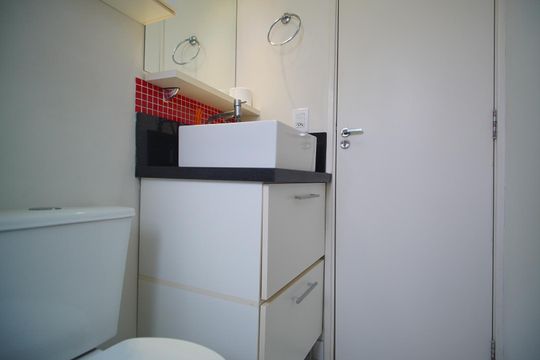 Banheiro Corredor de apartamento à venda com 2 quartos, 43m² em Rubem Berta, Porto Alegre